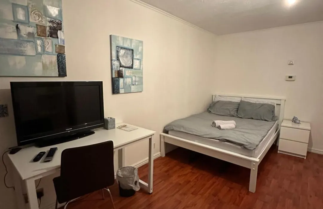 White Room-1